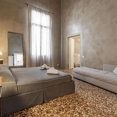 Portego Del Drapier Apartment *