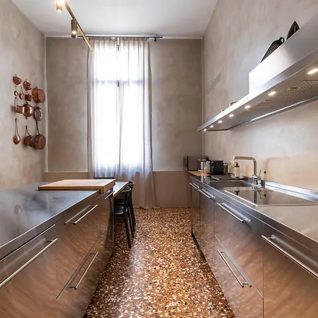 Portego Del Drapier Apartment